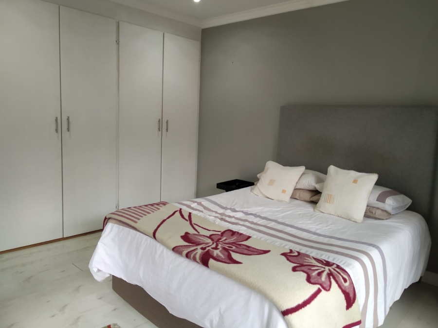 To Let 7 Bedroom Property for Rent in Dana Bay Western Cape